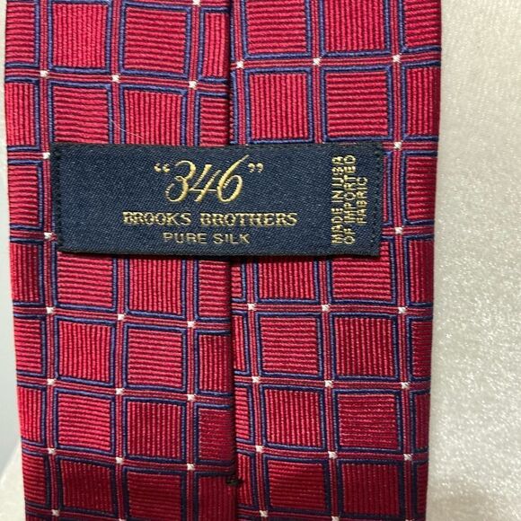 BROOKS BROTHERS 346 Men's Red/Blue/Silver Silk Necktie USA Designer Geometric - Picture 3 of 4